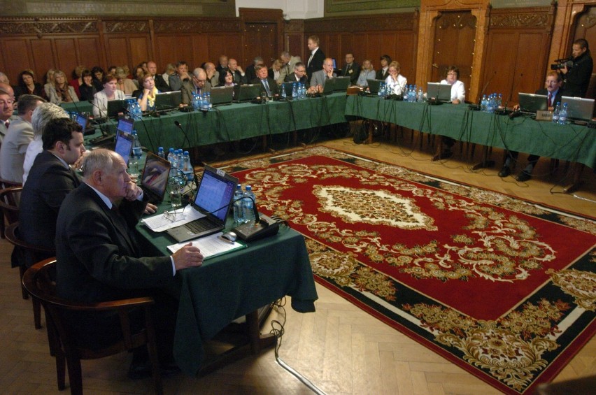 Sesja rady miasta Słupsk: Zobacz jak wyglądał przebieg czerwcowej sesji [FOTO+WIDEO]
