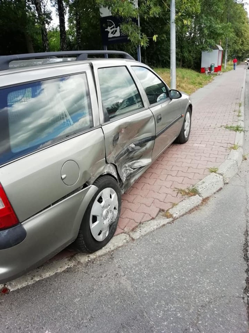 Fiat punto zderzył się z oplem vectrą na ulicy Marklowickiej