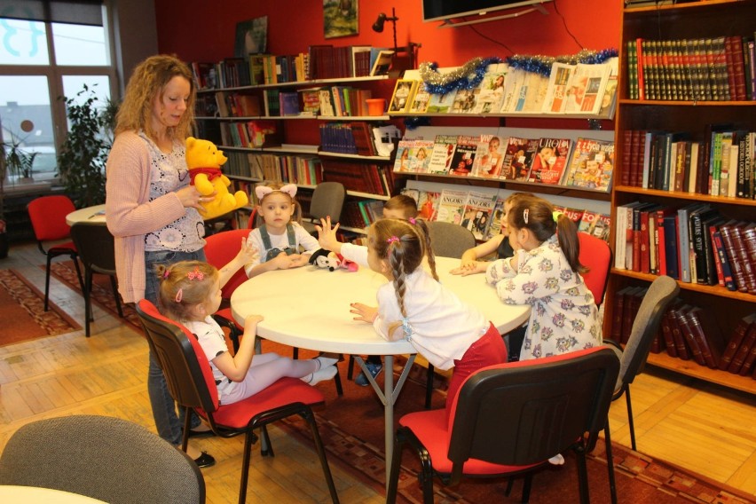 Kazimierska biblioteka uczciła Międzynarodowy Dzień Kubusia Puchatka. Było wiele atrakcji [ZDJĘCIA] 