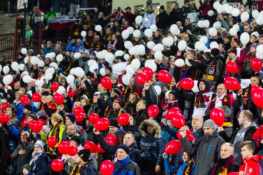 W sobotę Pogoń Szczecin pokonała Legię Warszawa 2:1. Na...