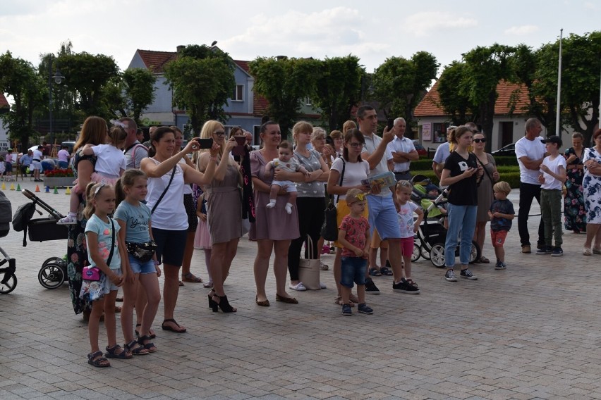 Impreza w letnim klimacie na rynku w Książu Wielkopolskim....