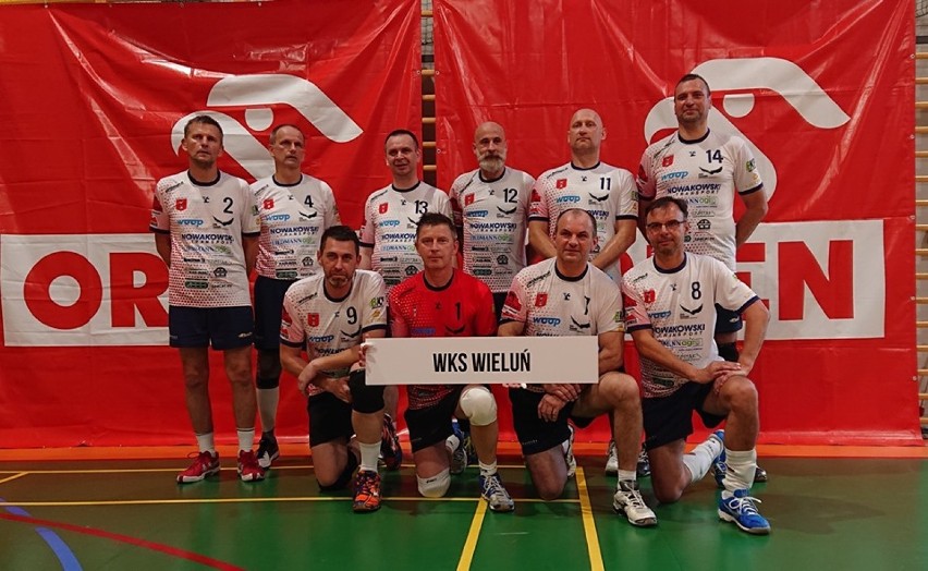 Drużyna WKS WIeluń wywalczyła brąz na siatkarskich mistrzostwach Polski oldboyów 