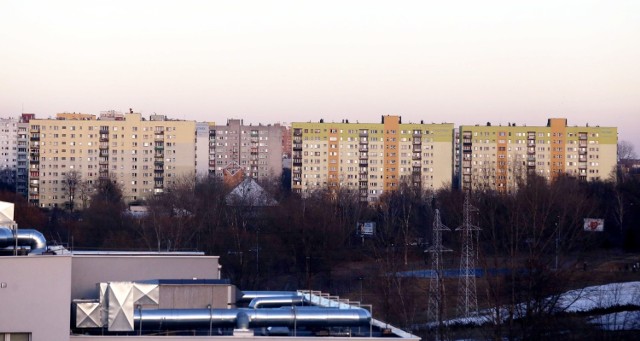 Widok z wieżowców na Środuli w Sosnowcu. 

Zobacz kolejne zdjęcia. Przesuń zdjęcia w prawo - wciśnij strzałkę lub przycisk NASTĘPNE