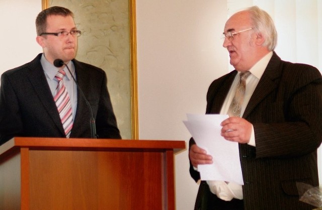 Zdzisławowi Bednarkowi (z prawej) podoba się mądre zarządzanie spółką przez Dariusza Gorządka