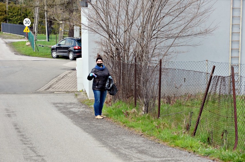 Ośrodek Kultury Gminy Gorlice na Dzień Ziemi posprzątał kawałek świata wokół siebie. Mieli niestety, co zbierać [ZDJĘCIA]