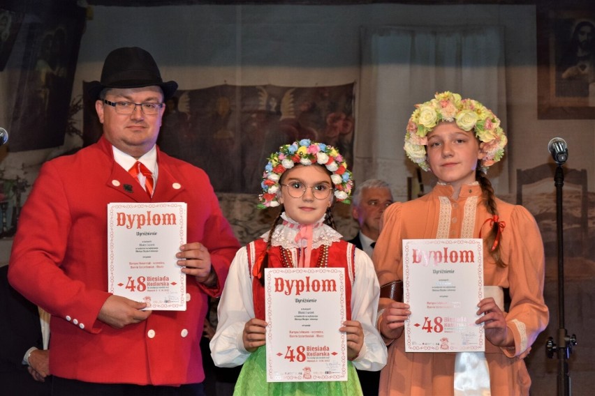 Uczniowie uczęszczający do klasy gry na instrumentach ludowych w PSM w Zbąszyniu, zakwalifikowali się do finału konkursu "Źródełko"