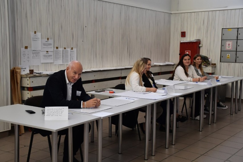 Wybory 2023. Mieszkańcy Kalisza i powiatu kaliskiego głosują. ZDJĘCIA