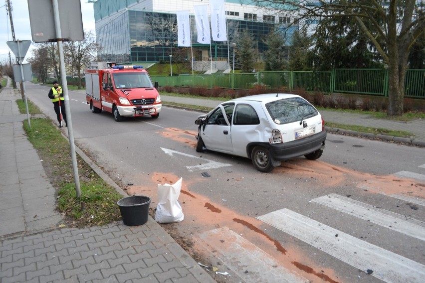 Starogard Gdański. Wypadek na skrzyżowaniu. Są ranni [ZDJĘCIA]