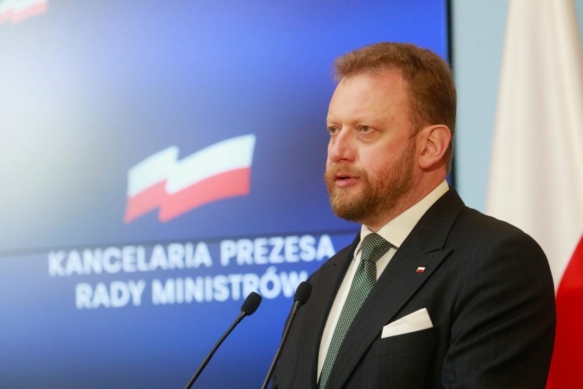 Łukasz Szumowski w szpitalu z powodu koronawirusa - poinformował portal Wp.pl. Były minister zdrowia ma widoczne objawy, jest pod tlenem