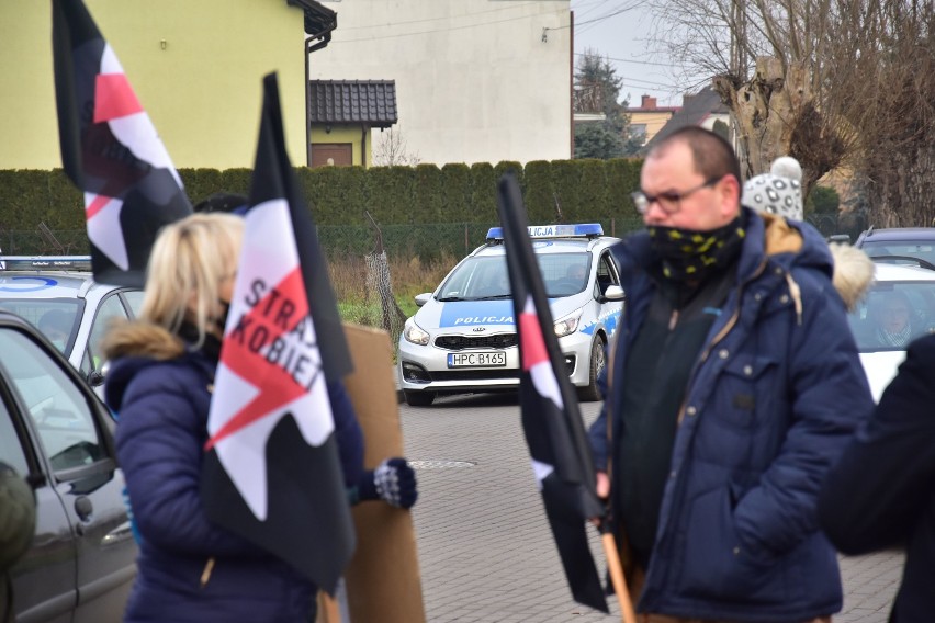 Protest kobiet w Żninie, niedziela, 13 grudnia 2020 roku.