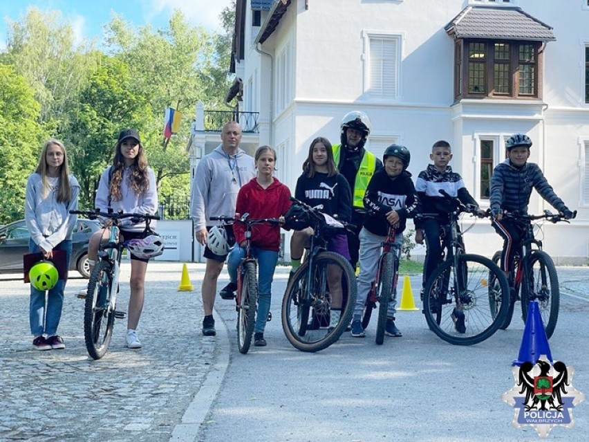 Policjanci sprawdzili umiejętności młodych rowerzystów z Głuszycy!