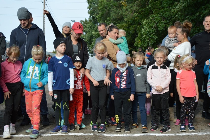 Lębork. Rekordowa, wspaniała rywalizacja dzieciaków na inaugurację Grand Prix w przełajach