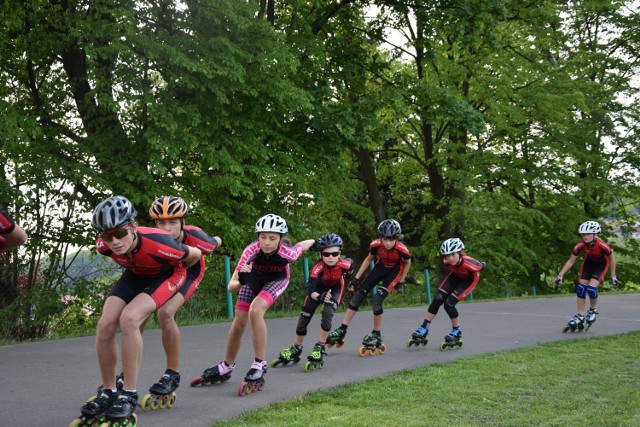 Młodzi sportowcy z kłodzkiego UKS Znicz