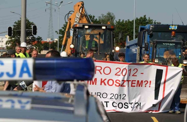 Pierwsza manifestacja podwykonawców Hydrobudowy Polska odbyła się w poniedziałek