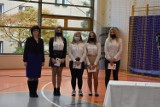 Najzdolniejsi uczniowie Zespołu Szkół Ekonomiczno-Chemicznych w Trzebini dostali stypendia od sponsora Górka Cement z Trzebini