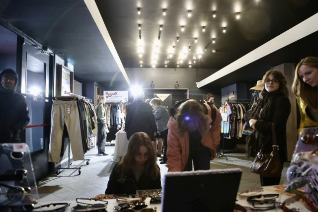 W Kinie Luna w niedzielę, 21 kwietnia odbyły się targi mody vintage. To kolejna wiosenna edycja wydarzenia.