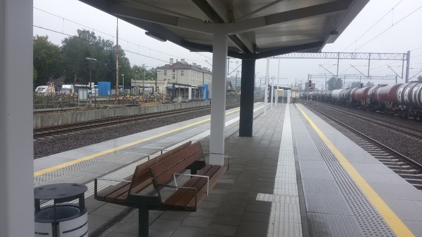 Zmodernizowany peron na stacji Jaworzno Szczakowa