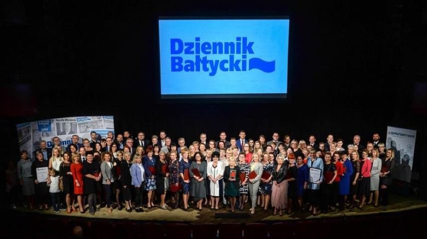 Laureaci plebiscytu Hipokrates Pomorza 2019 nagrodzeni na deskach Teatru Wybrzeże [ZDJĘCIA]