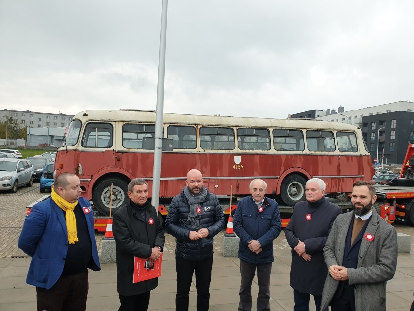 Legendarny autobus ogórek z zajezdni przy ul. Grabiszyńskiej przejdzie remont [ZDJĘCIA]