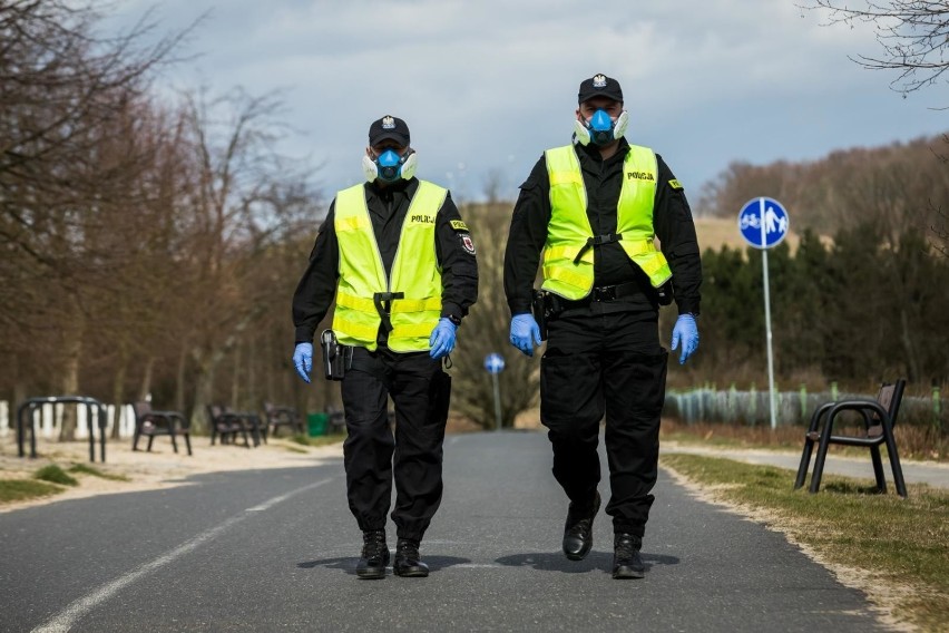 W związku z ograniczeniami wprowadzonymi przez rząd, ruch na...