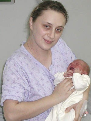 Elżbieta Kamińska urodziła Olgę w Wigilię Bożego Narodzenia. Choć był to jeszcze 2005 rok, ma szansę na becikowe.