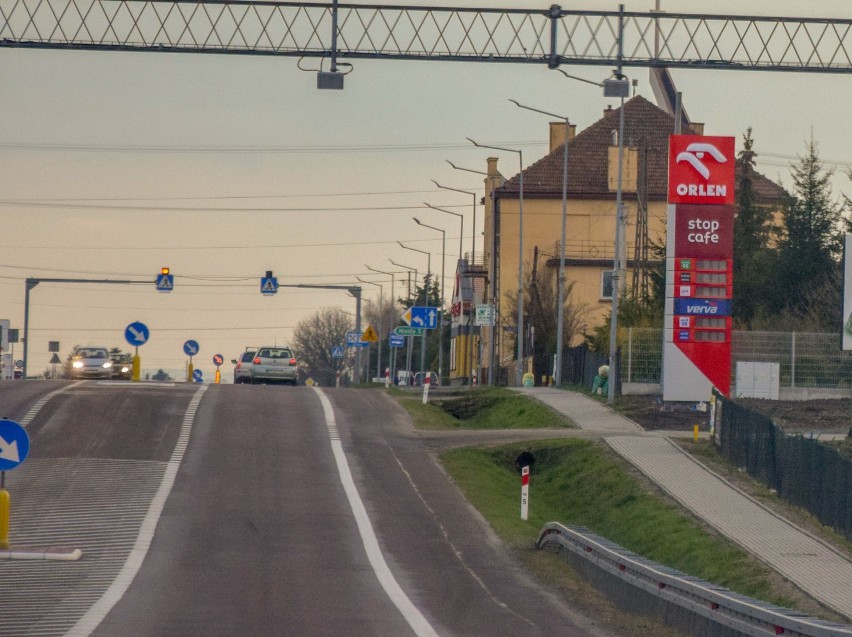 Budowa stacji paliw Orlen w Orłach koło Przemyśla.