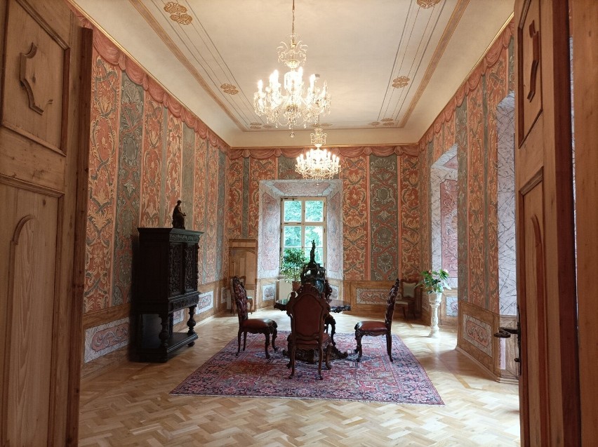 Pałac w Ciechanowicach, to kandydat na perełkę turystyczną...