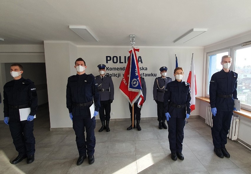 Czterech nowych policjantów złożyło ślubowanie w Komendzie...