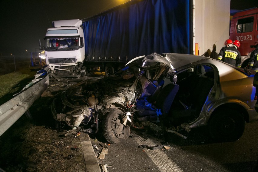 Wypadek na A4. Nie żyje jedna osoba, dziecko trafiło do szpitala