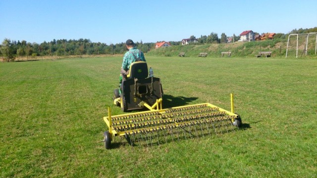 Boisko Klifu Chłapowo. Klub sam wymyśla sprzęt