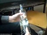 Spoza miasta: Umieścili na Youtube film jak piją wódkę na lekcji – teraz szuka ich policja (wideo)
