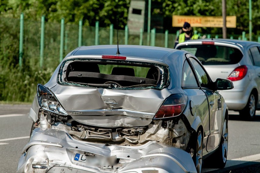 Wałbrzych: Poważny wypadek na ulicy Strzegomskiej (ZDJĘCIA)