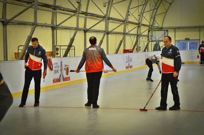 Bełchatów. Turniej Curlingowy "Bełchatów Open 2019" na lodowisku PCS [ZDJĘCIA]