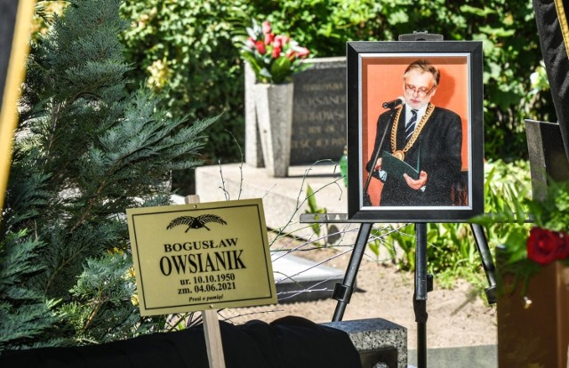Mecenas Bogusław Owsianik, były dziekan Okręgowej Rady Adwokackiej spoczął na cmentarzu Nowofarnym. Miał 70 lat.