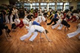 Sztuki walki, akrobatyka i muzyka? To wszystko możesz znaleźć na warsztatach Capoeiry 