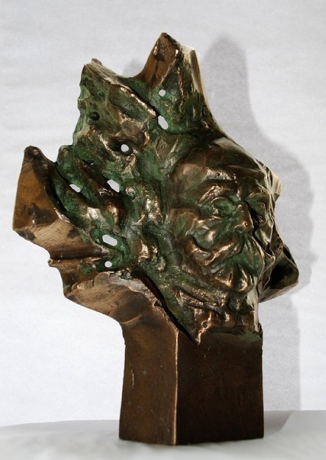 Złoty Laur im. Adama Piwowara ma formę statuetki z węgla