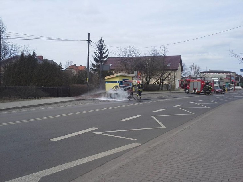 Na ulicy Bema spłonął fiat punto 

ZOBACZ TEŻ: Polub nas na...