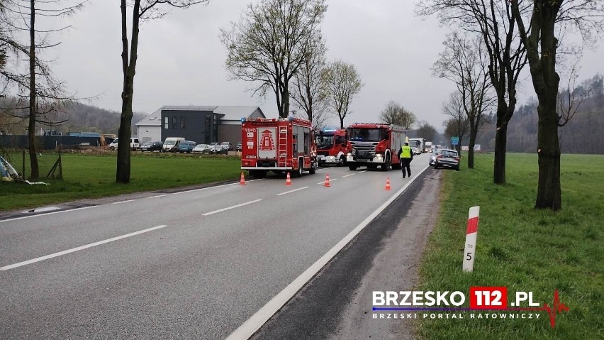 Śmiertelny wypadek na DK 75 w Uszwi, samochód osobowy...