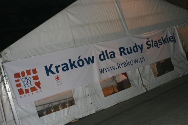 Namiot na krakowskim rynku Fot. Damian Klamka