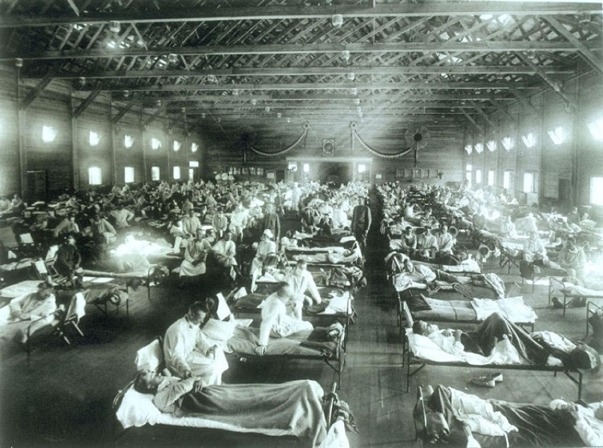 Sala szpitala zakaźnego w Camp Funston, Kansas (marzec 1918...