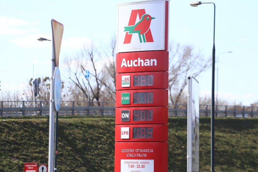 Spadek cen na stacjach paliw w Warszawie