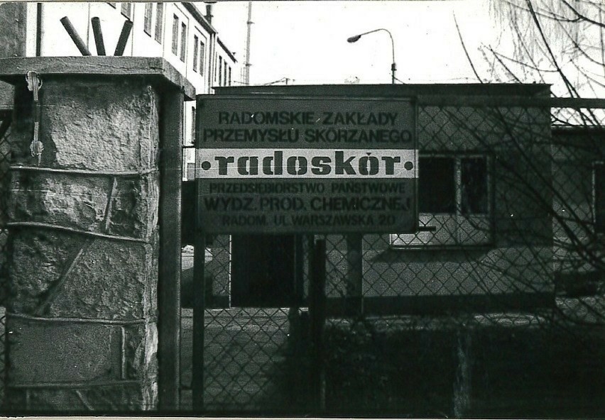 Jedno z wejść do zakładów Radoskór, lata 80. XX wieku