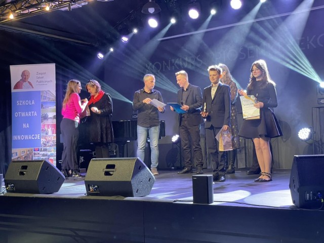 26 młodych osób reprezentujących osiem szkół podstawowych z powiatu pleszewskiego wzięło udział w Konkursie Piosenki Ekologicznej w Zajezdni Kultury