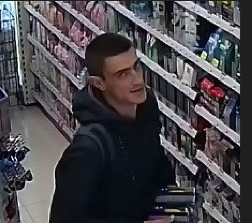 Kradzież w drogerii w Pruszczu. Poszukiwany mężczyzna ze zdjęcia