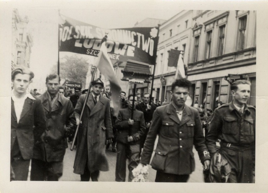 Zdjęcia z manifestacji 3 Maja w Szczecinku w roku 1946