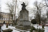 Władze Oleśnicy chcą składać kwiaty pod polskim pomnikiem