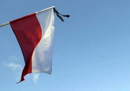 Komitet PiS prosi o wywieszenie flag z kirem