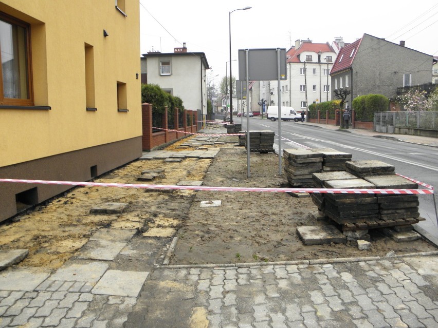 - Dobrze, że w końcu, po wielu latach starań naprawią ten...