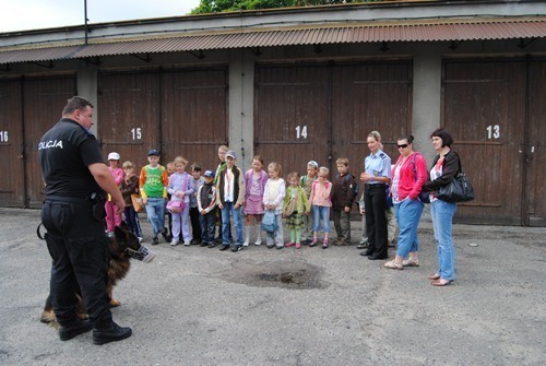 Dzieci ze Strzyżewa Smykowego zwiedziły komendę ZDJĘCIA