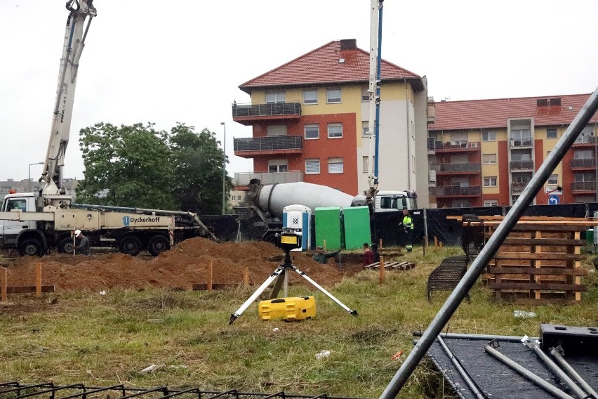 Powstaje Restauracja KFC na osiedlu Piekary w Legnicy, zobaczcie aktualne zdjęcia